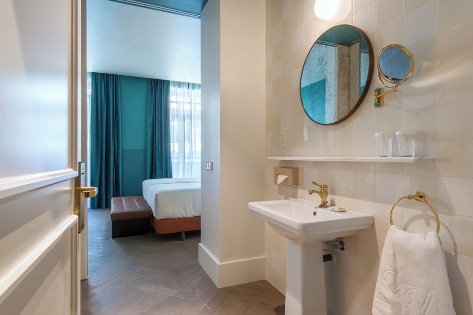 Rainfall showerhead, free toiletries, hair dryer, bathrobes