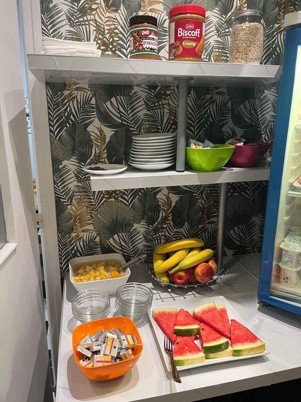 Daily buffet breakfast for a fee