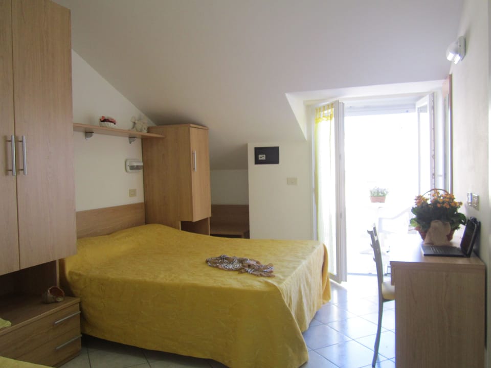 In-room safe, desk, cribs/infant beds, rollaway beds