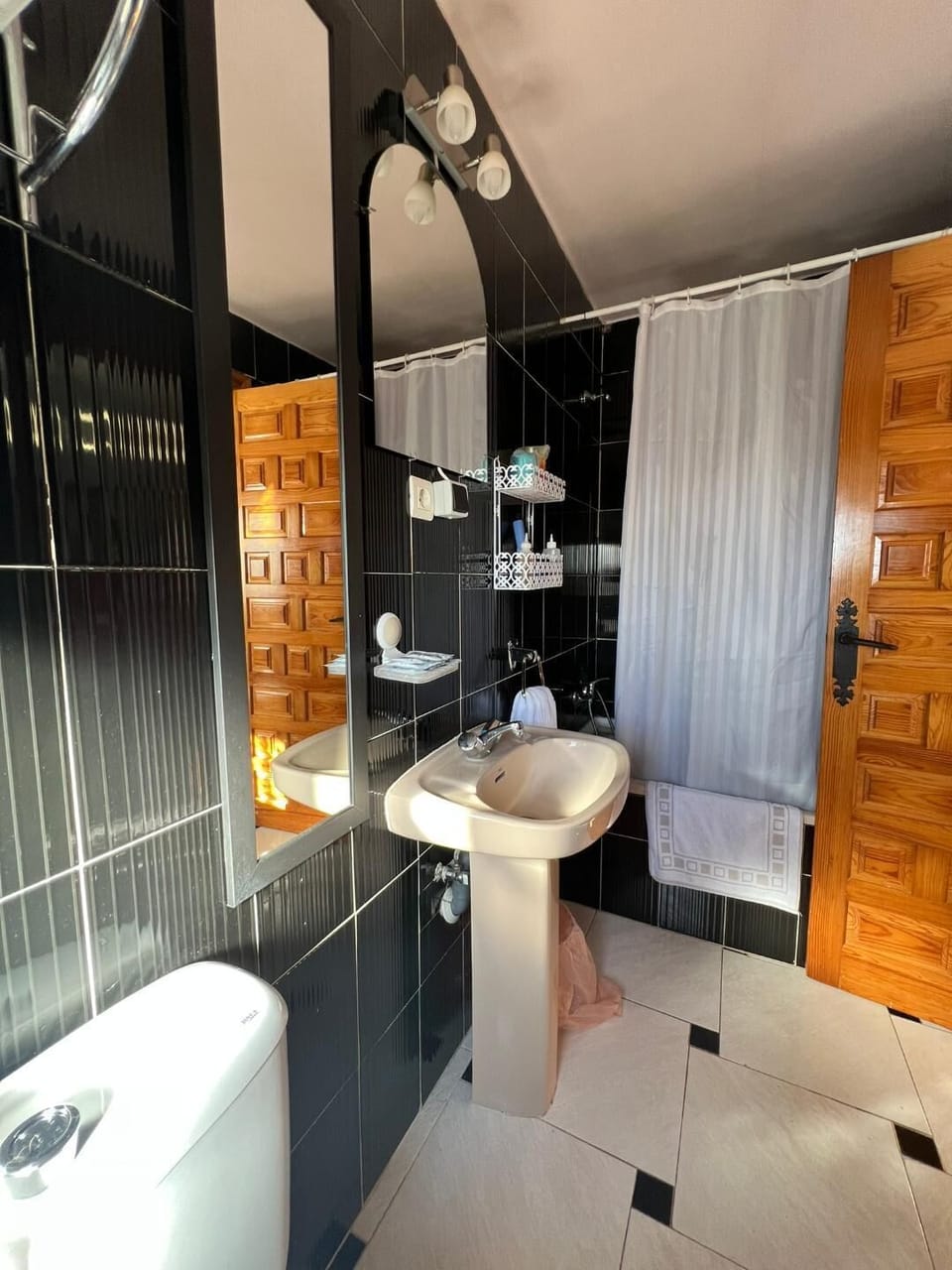 Superior Double Room, Non Smoking, Valley View | Bathroom | Free toiletries, hair dryer, towels