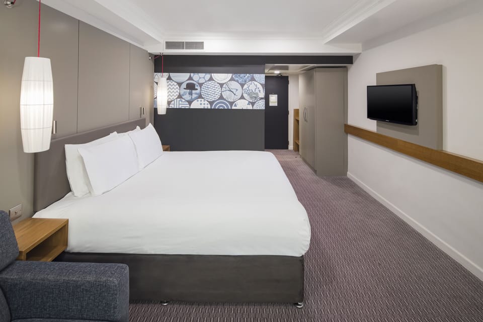 Premium Room, 1 King Bed with Sofa bed (Super King) | 1 bedroom, hypo-allergenic bedding, in-room safe, desk