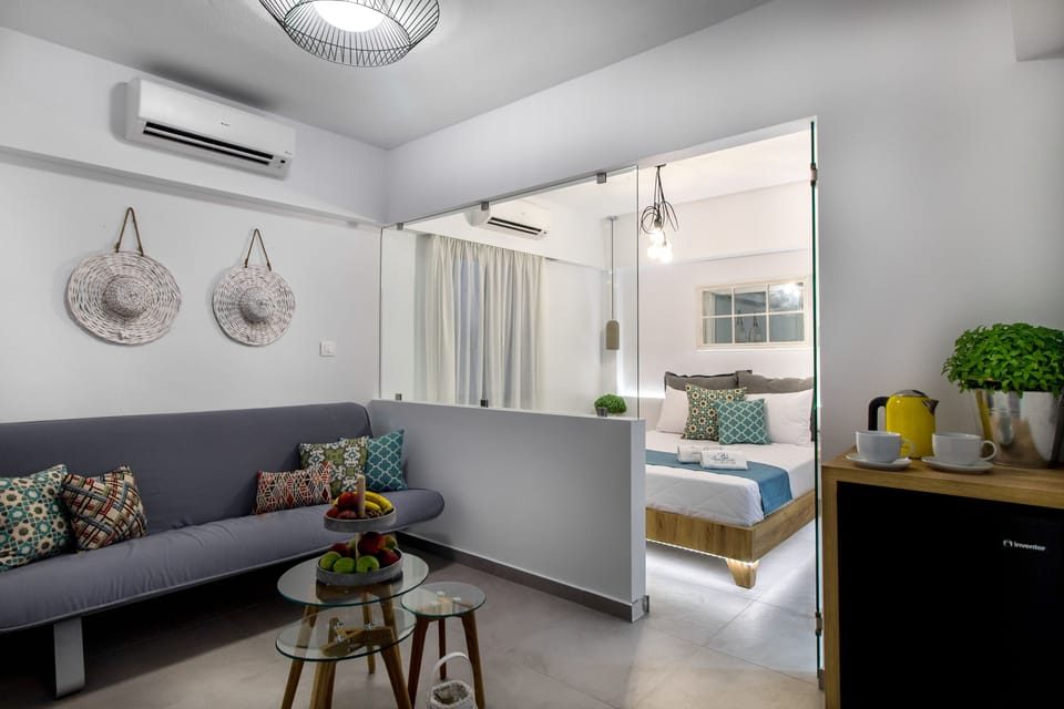 Junior Suite | Egyptian cotton sheets, premium bedding, minibar, in-room safe