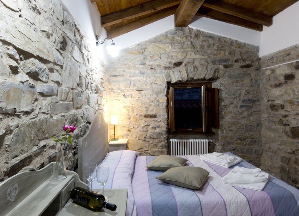 Traditional Apartment | Desk, laptop workspace, iron/ironing board, free WiFi