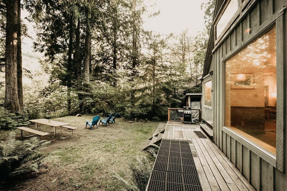 Cabin, 5 Bedrooms | Property grounds