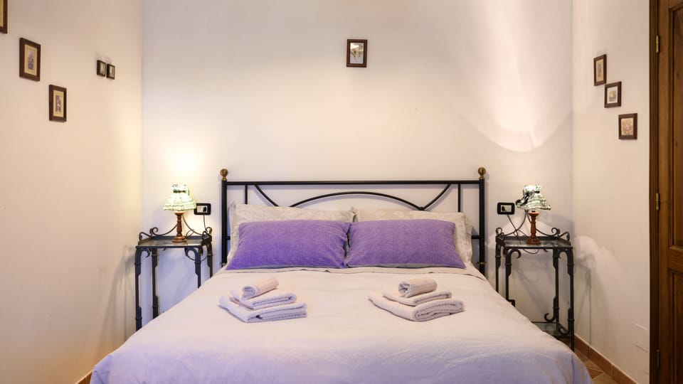 Comfort Room, 2 Double Beds, Kitchenette, Pool View | Egyptian cotton sheets, premium bedding, down comforters, desk