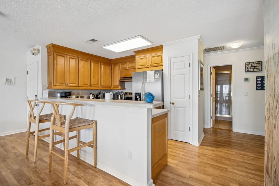 House, 4 Bedrooms | Private kitchen | Coffee/tea maker, full-size fridge, microwave, oven