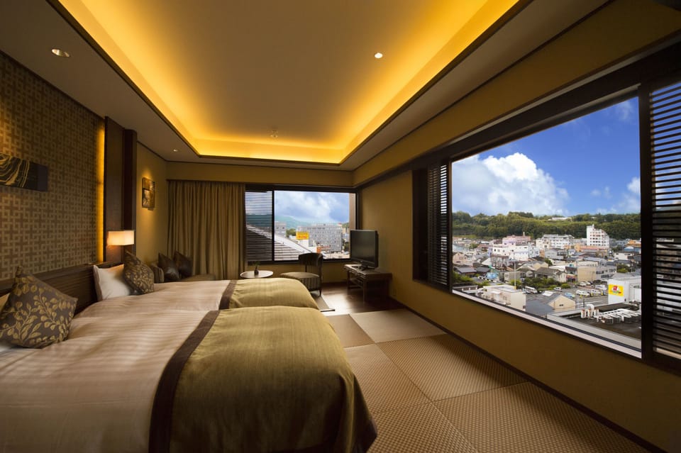 Modern Japanese Style Club Room, Mountain View | In-room safe, WiFi (free)