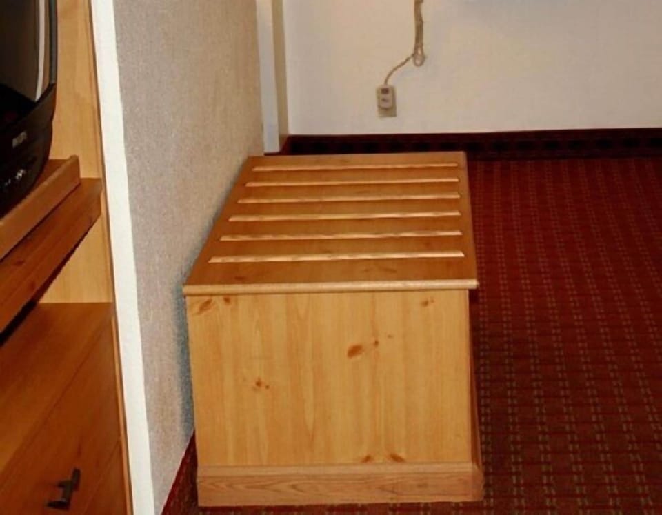 One king bed non smoking | Pillowtop beds, individually decorated, individually furnished