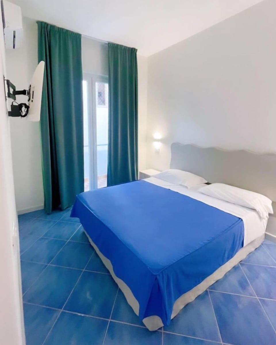 Superior Room | Minibar, in-room safe, desk, free WiFi