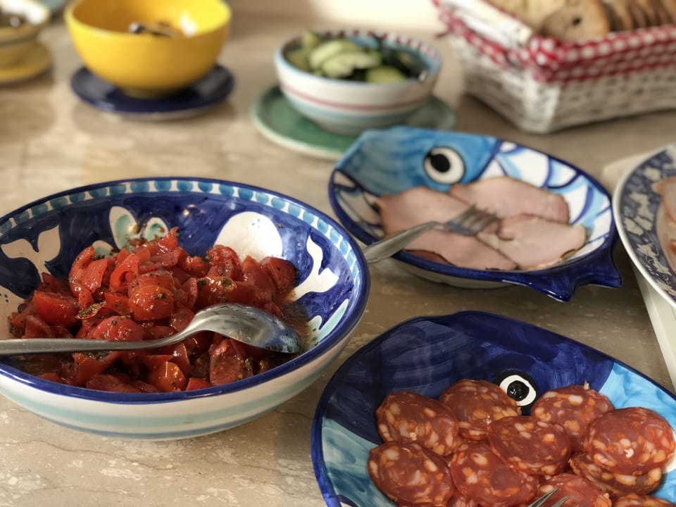 Breakfast and lunch served