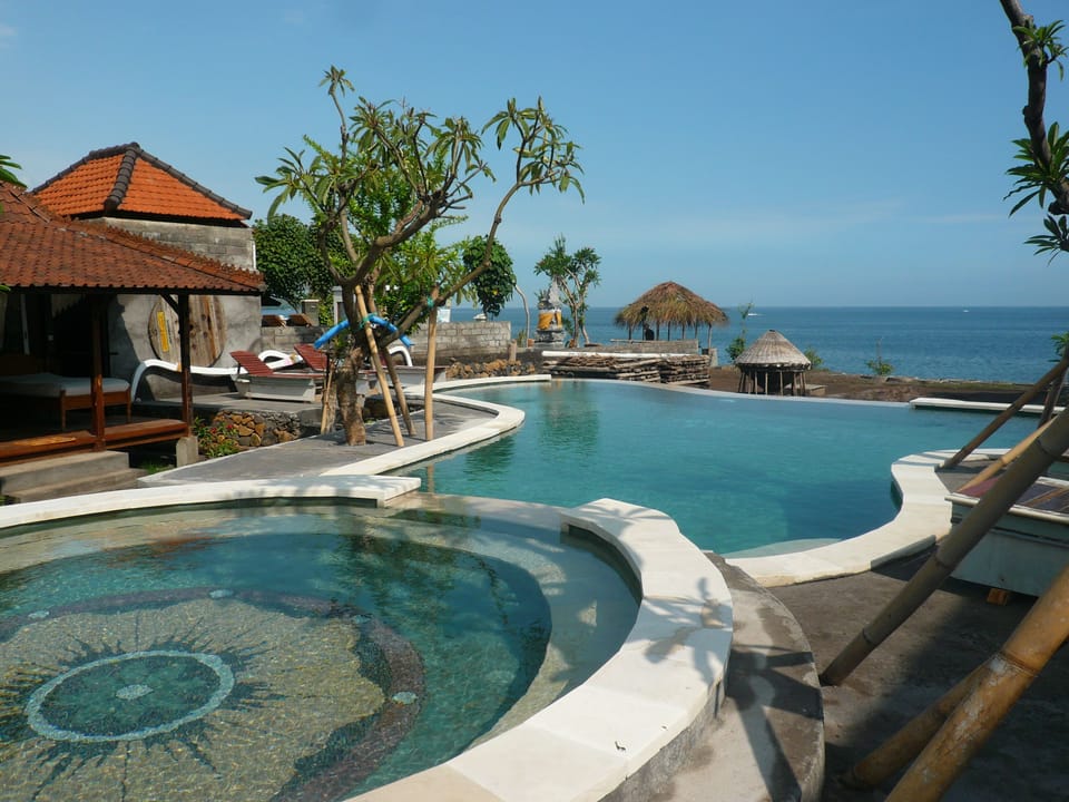 Infinity pool