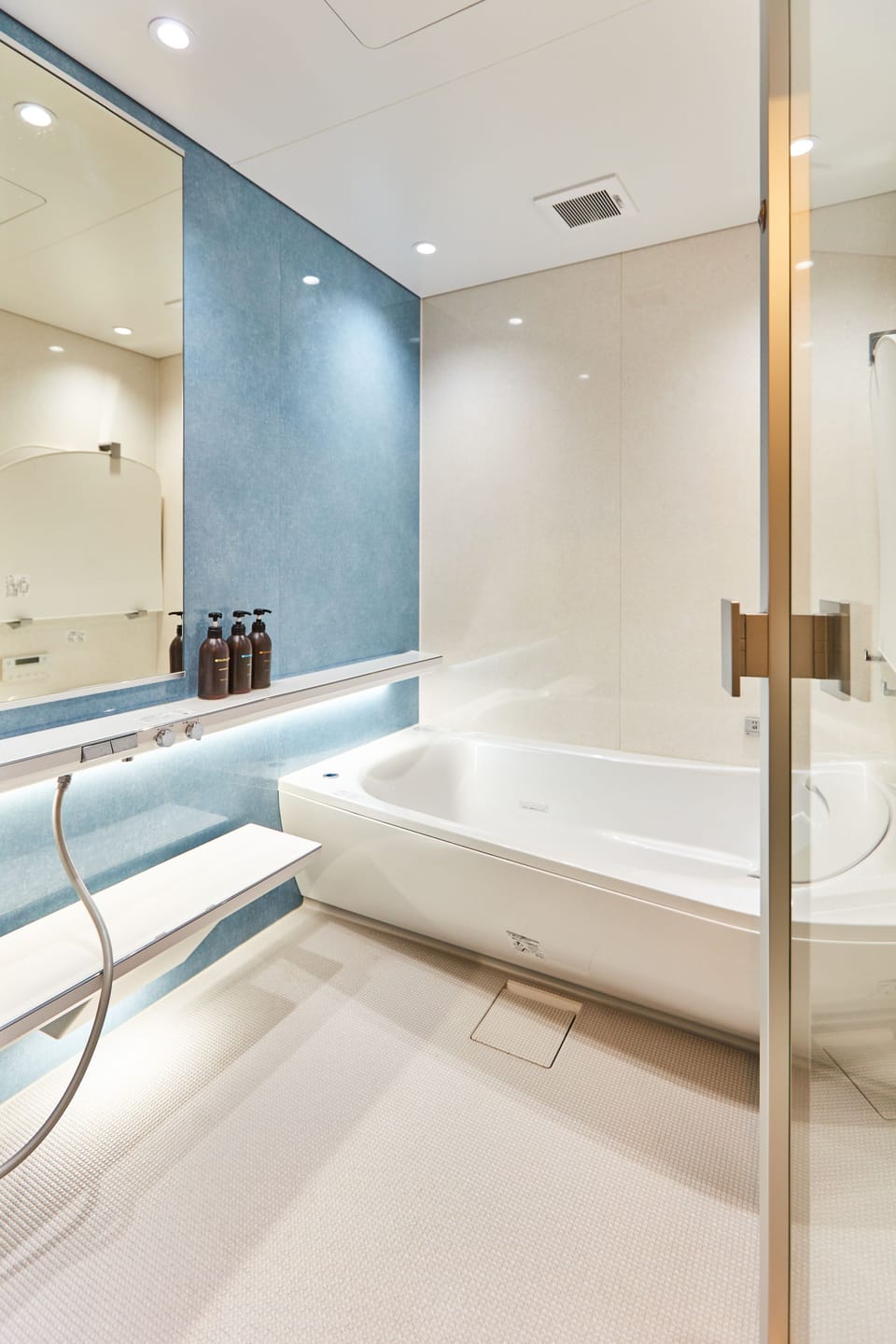 Quadruple Room, Shared Bathroom | Bathroom | Hair dryer, bidet, towels