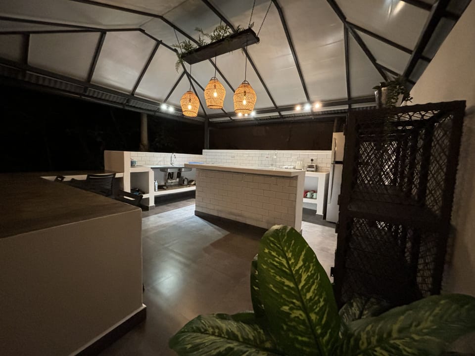 Garden Twins | Shared kitchen facilities | Shared fridge, cookware/dishes/utensils
