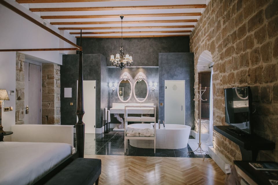 Egyptian cotton sheets, premium bedding, down comforters, minibar
