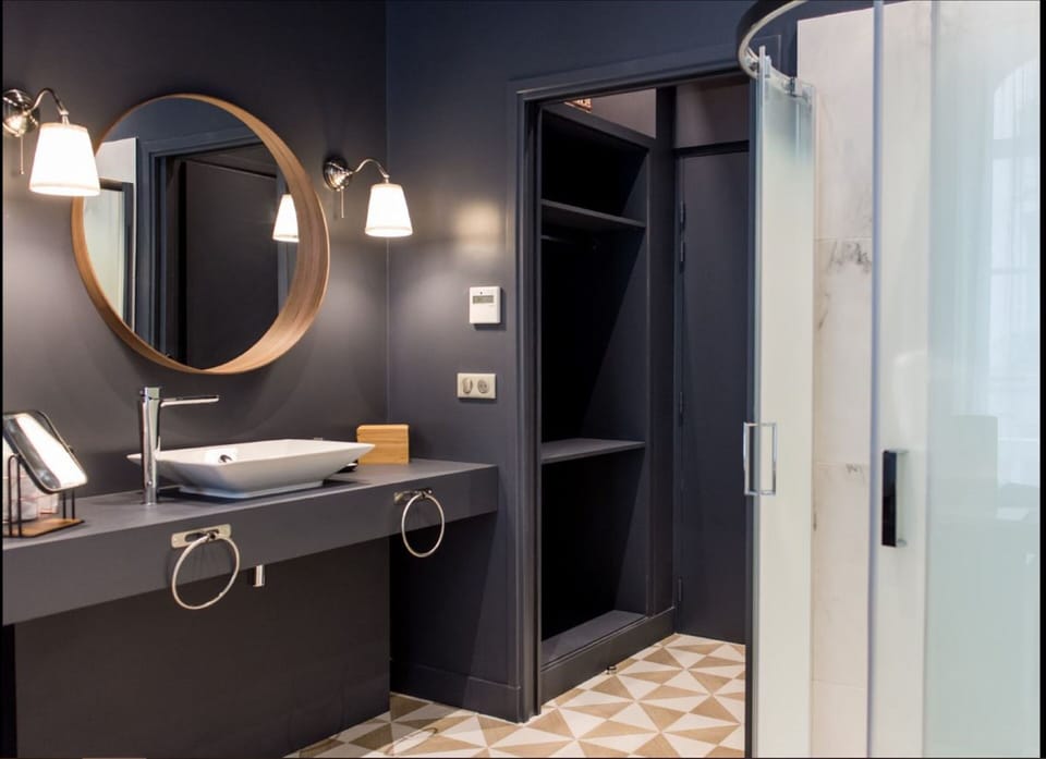 Superior double Room (Adults only) | Bathroom | Free toiletries, hair dryer, slippers, towels