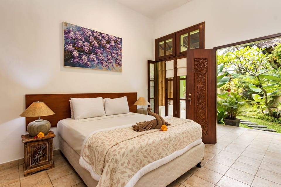 Room, Garden View | Desk, laptop workspace, soundproofing, iron/ironing board