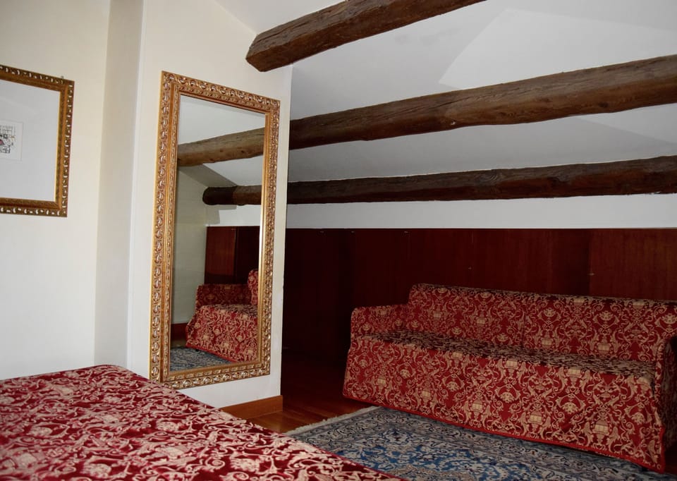 Junior Suite | Minibar, in-room safe, desk, free WiFi