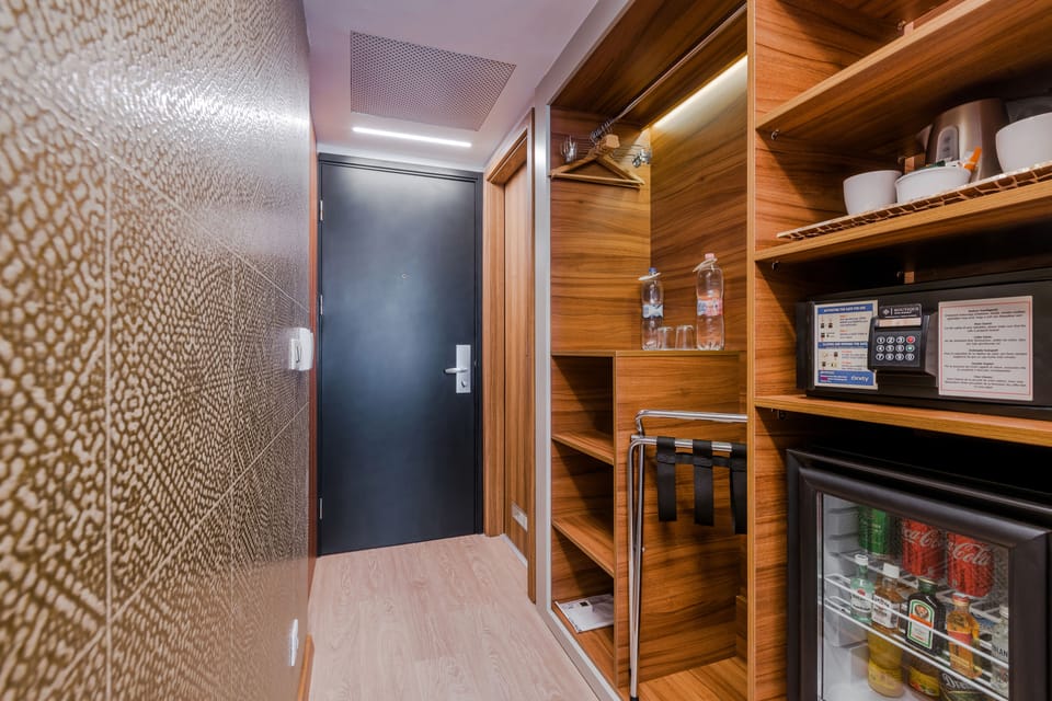 Minibar, in-room safe, desk, blackout drapes