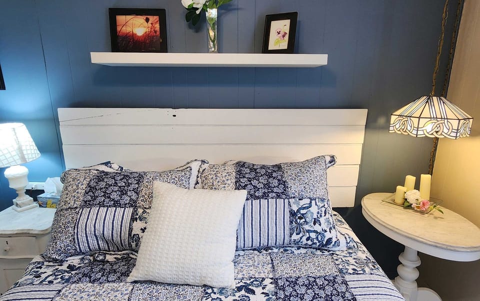 Family Suite, Private Bathroom (The Gammell Suite) | Desk, iron/ironing board, free rollaway beds, free WiFi