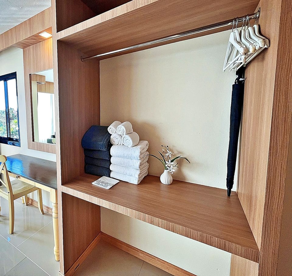 Family Room - Free Airport Shuttle | In-room safe, desk, blackout drapes, soundproofing