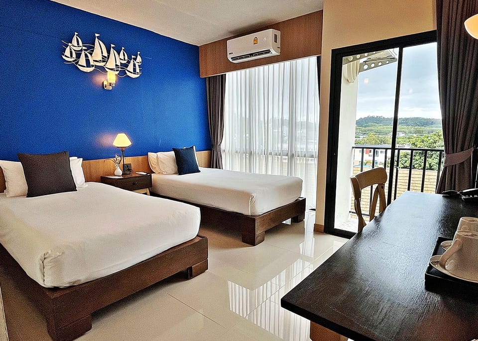 Standard Twin Room - Free Airport Shuttle | In-room safe, desk, blackout drapes, soundproofing
