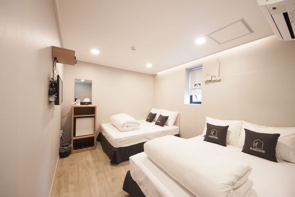 Family Room | Free WiFi, bed sheets