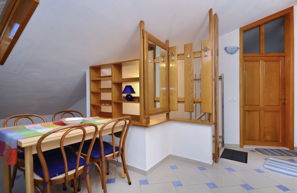 Family Apartment, Sea View | In-room dining
