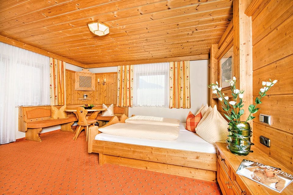 Basic Studio | In-room safe, free WiFi, bed sheets