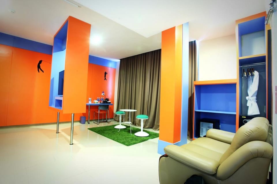 Suite | Minibar, in-room safe, desk, soundproofing