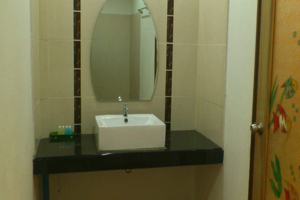 Bathroom sink