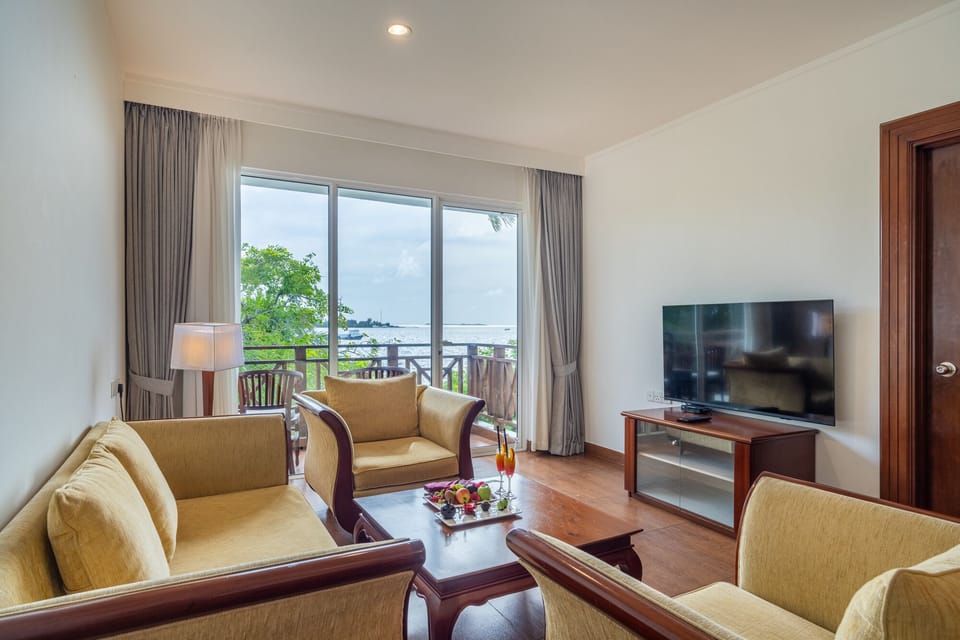 Suite | Living room | LED TV
