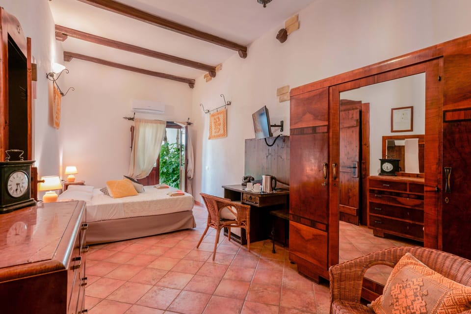 Suite | In-room safe, individually furnished, desk, cribs/infant beds