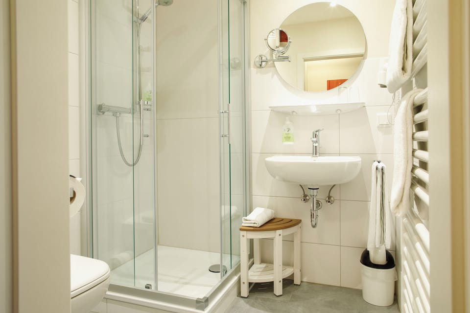 Double Room | Free WiFi, bed sheets