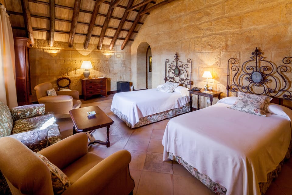 Superior Room | Memory foam beds, minibar, in-room safe, WiFi (free)