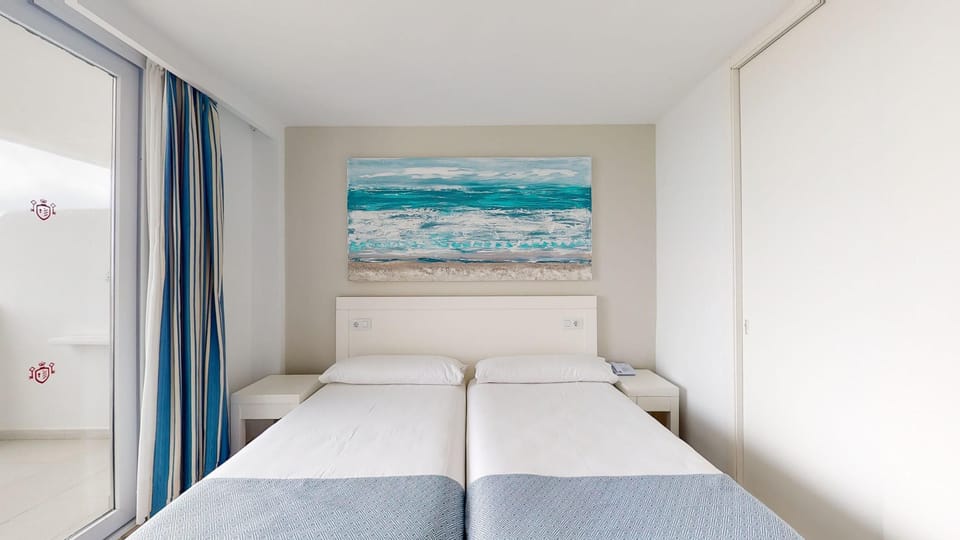 Desk, blackout drapes, free WiFi, bed sheets