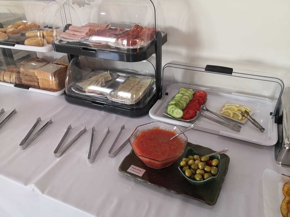 Daily buffet breakfast (EUR 9 per person)