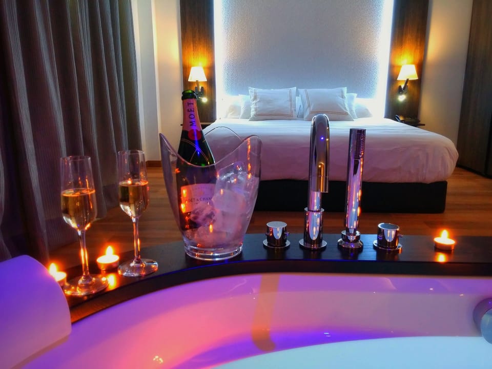 Superior Double Room, 1 King Bed, Non Smoking, Terrace | Jetted tub