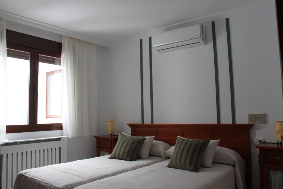 Double Room (Interior) | Desk, WiFi (free)