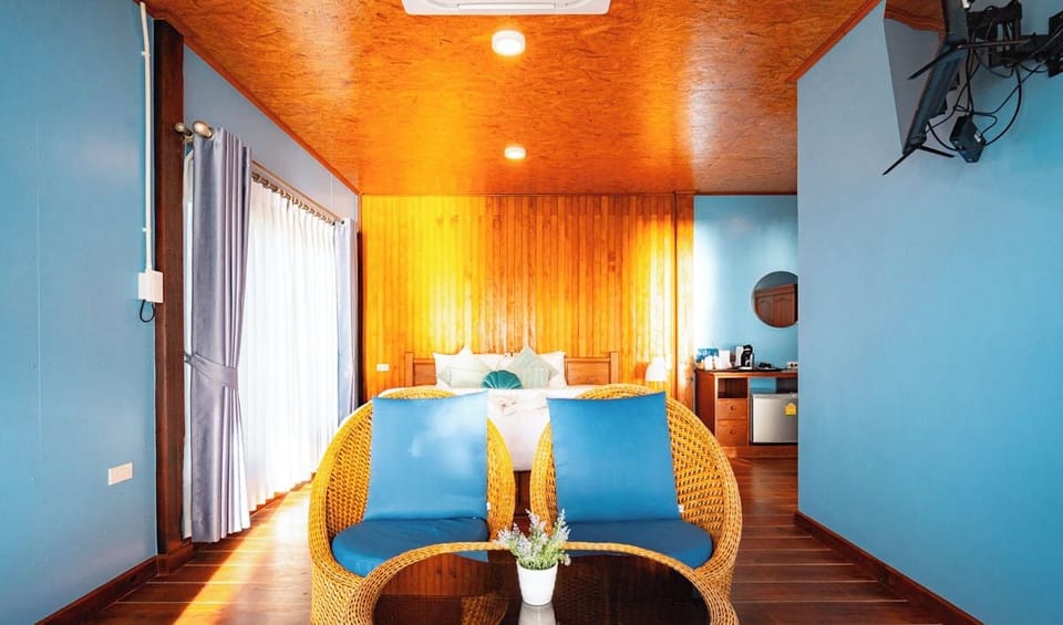 Beach front deluxe with Jacuzzi bathroom | Free WiFi