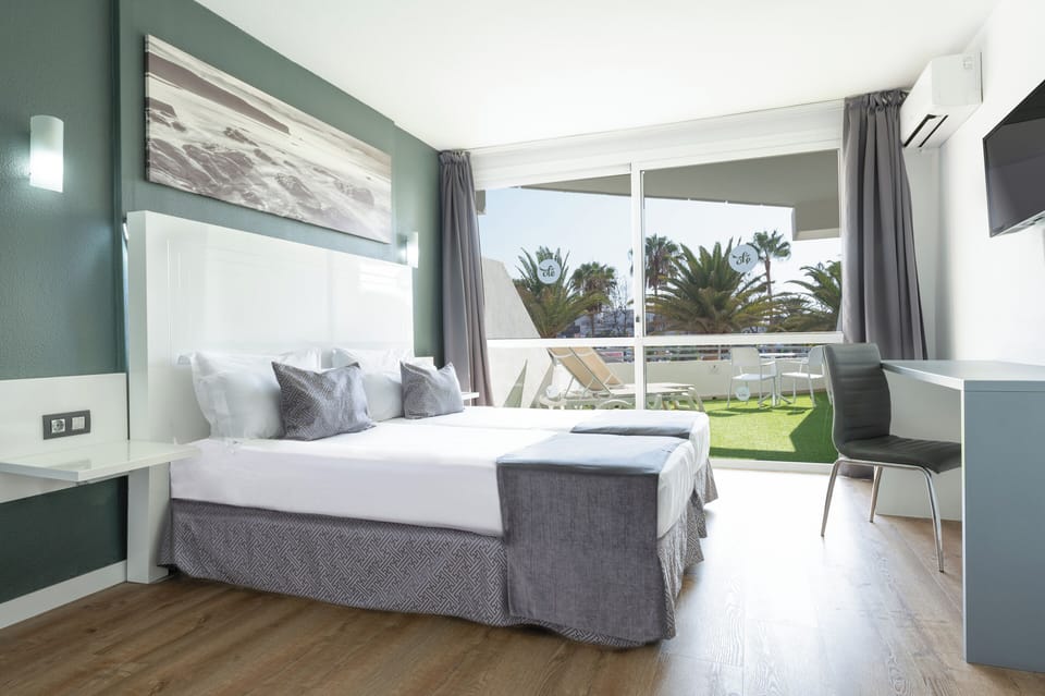 Double Room, Terrace | Individually decorated, individually furnished, desk, iron/ironing board
