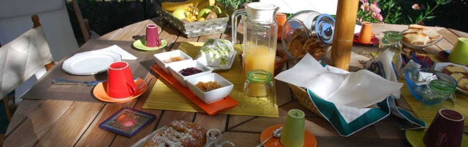 Free daily cooked-to-order breakfast