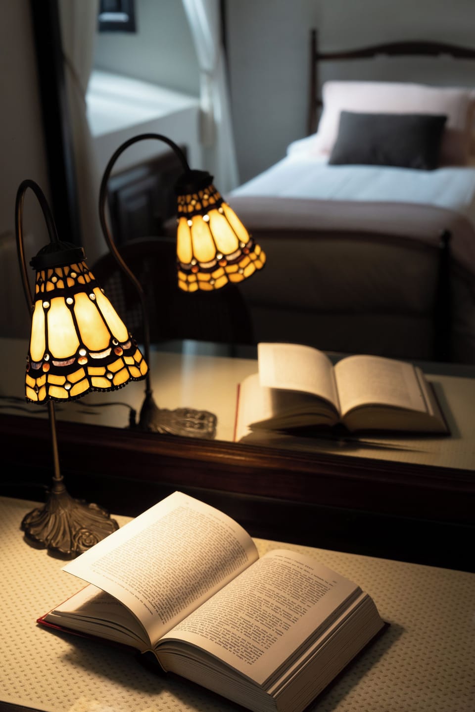 Desk, bed sheets