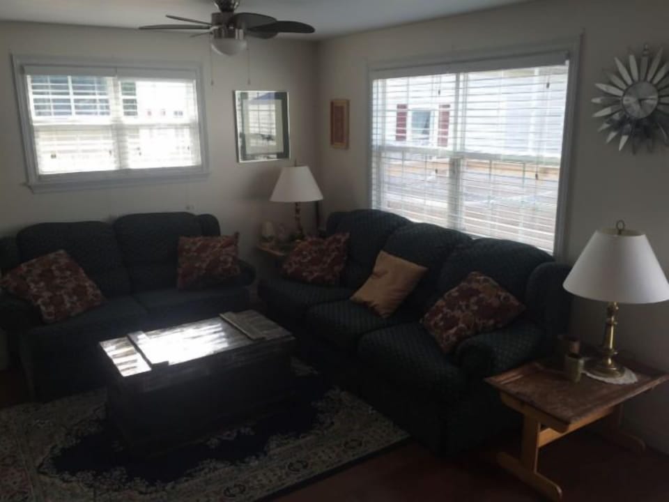 Cottage, 2 Bedrooms, Hot Tub (RV on-site with additional beds) | Living room | Flat-screen TV