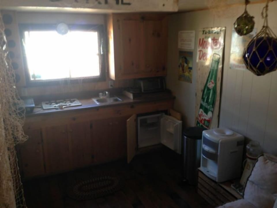 Cottage, 2 Bedrooms (RV on-site with additional beds) | Private kitchenette | Fridge, microwave, oven, stovetop