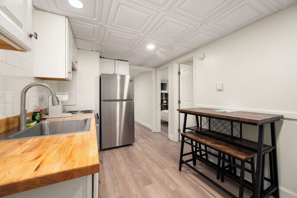 Lighthouse Loft | Private kitchen | Coffee/tea maker, microwave