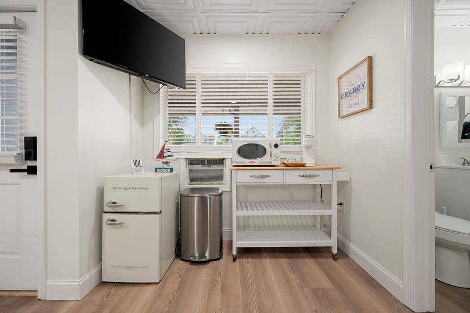 Bayside Hideaway | WiFi (free), bed sheets
