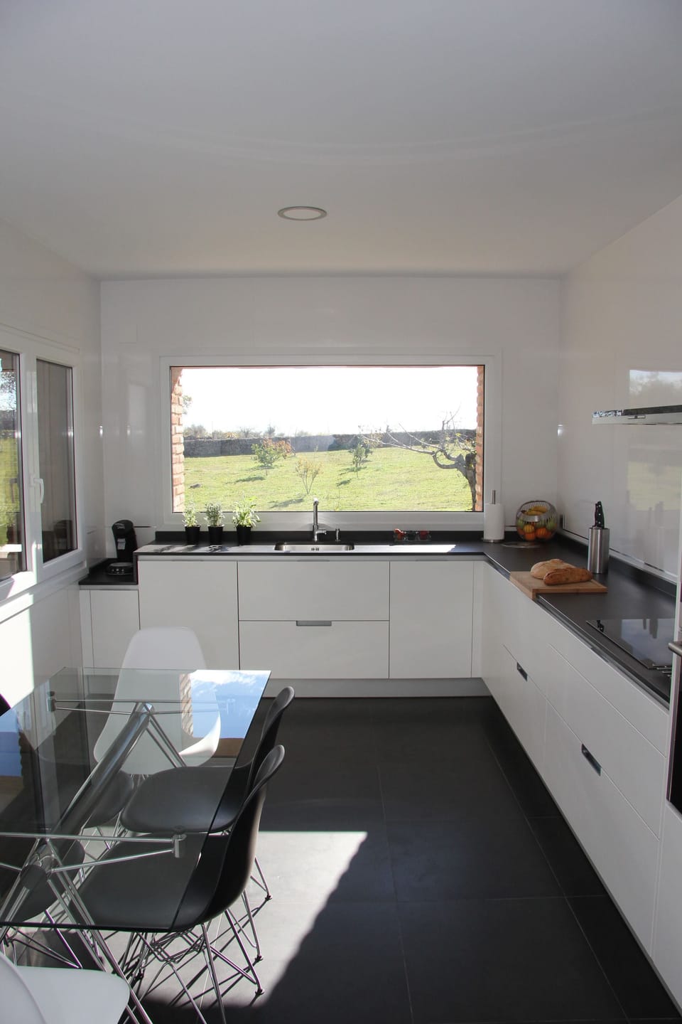 House, 3 Bedrooms, Mountain View | Private kitchen | Full-size fridge, microwave, oven, stovetop
