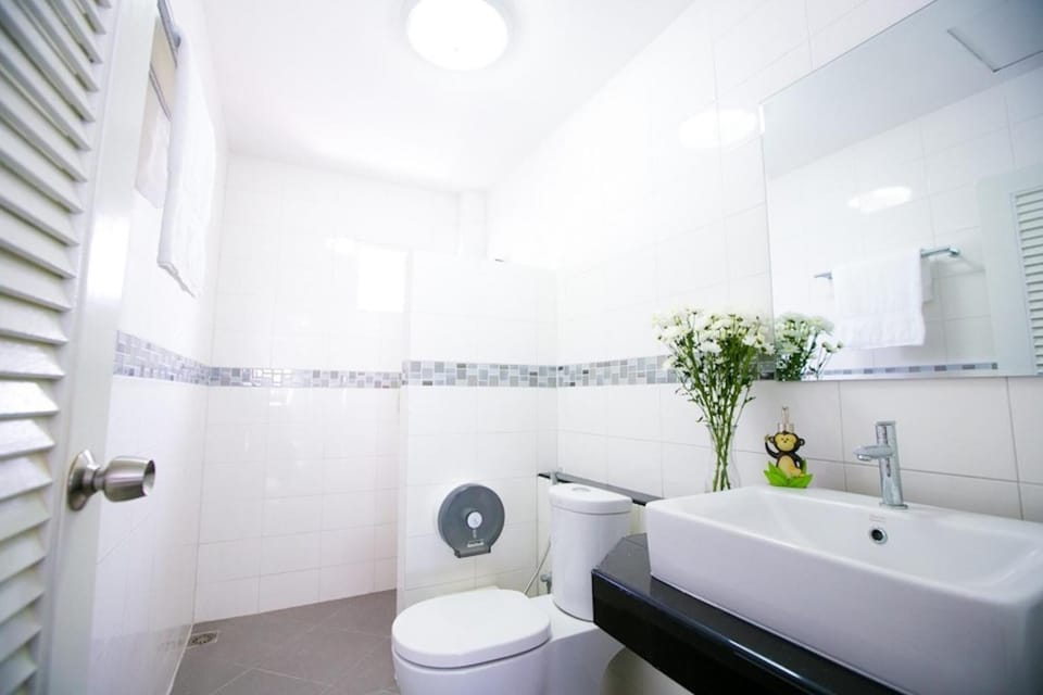 Free toiletries, towels