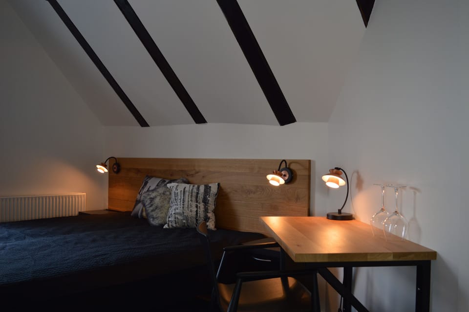 Double Room (OBS! Check in at Gerlev Kro, Bygaden 4, 3630 Jægerspris) | Desk, blackout drapes, soundproofing, iron/ironing board