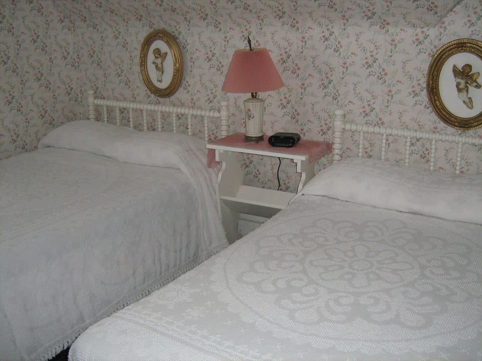 Room, 2 Double Beds | Desk, iron/ironing board (on request), WiFi (free), bed sheets